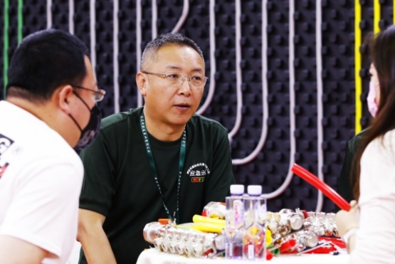 大連地?zé)岚惭b，溫暖從腳下開始
